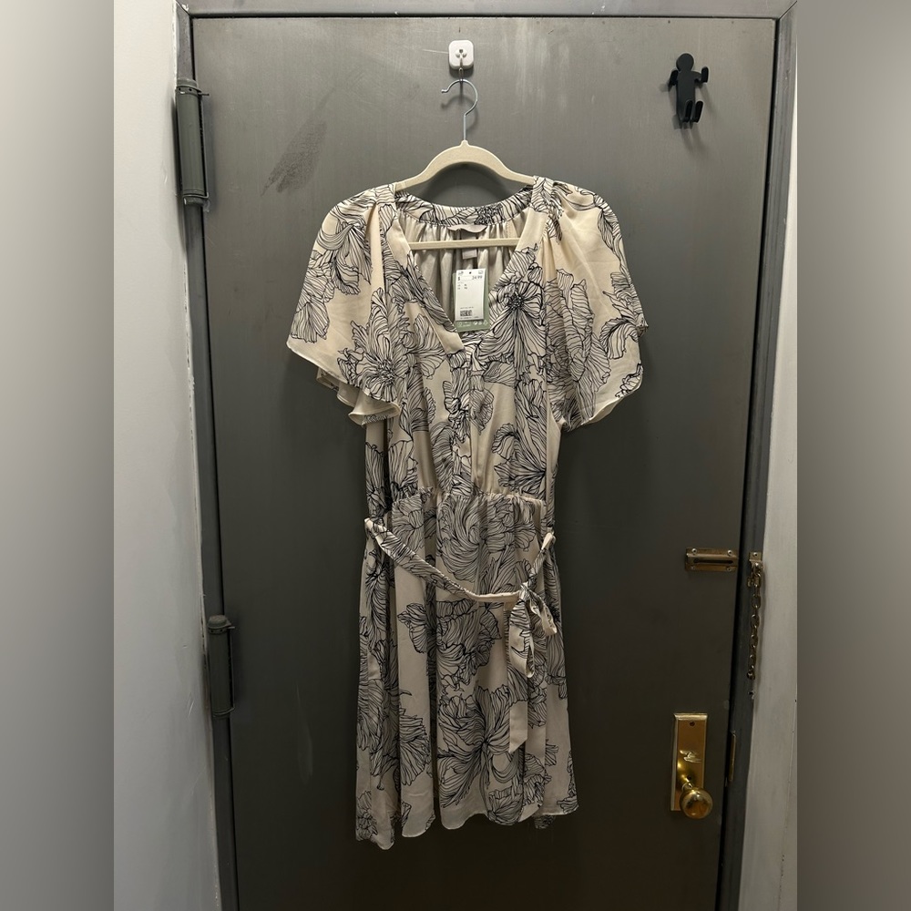 NWT H&M Conscious Choice Cream and Black Flowy Tie Dress Size XL